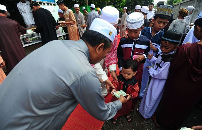 به‌ وێنه‌.. موسڵمانانى جيهان جه‌ژن پيرۆز ده‌كه‌ن